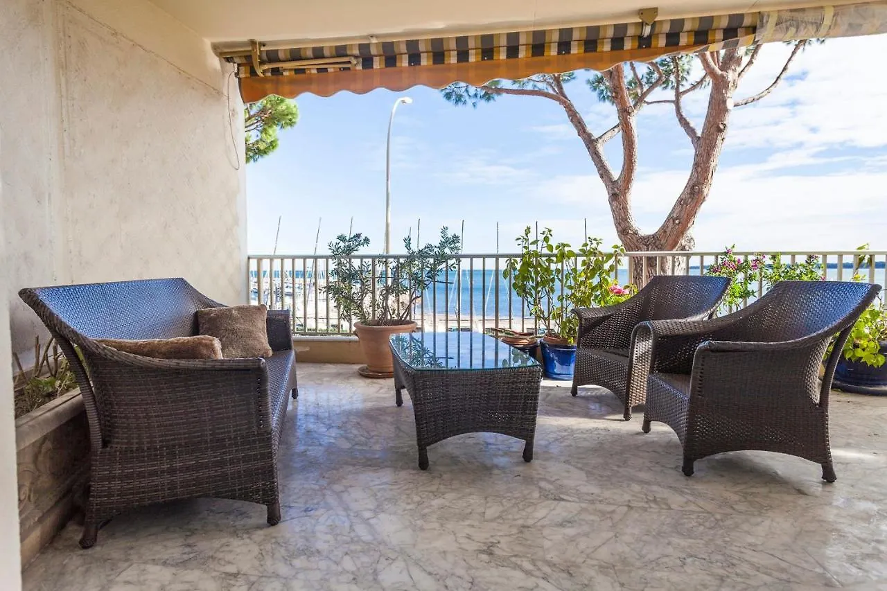 Big 2 Bedrooms View on Lerins Islands . Cannes Frankrijk