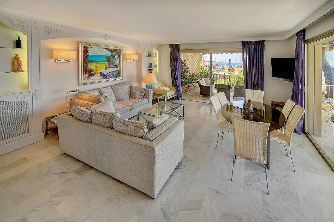 Appartement Big 2 Bedrooms View on Lerins Islands . Cannes